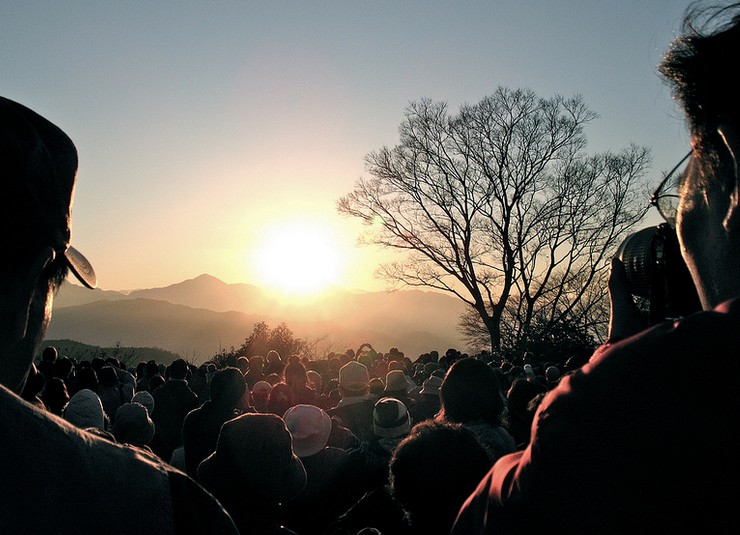 高尾山の「ある場所」で絶景のダイヤモンド富士と初日の出を撮影する！「高尾山(もみじ台) 混雑状況と混雑時間・服装」など